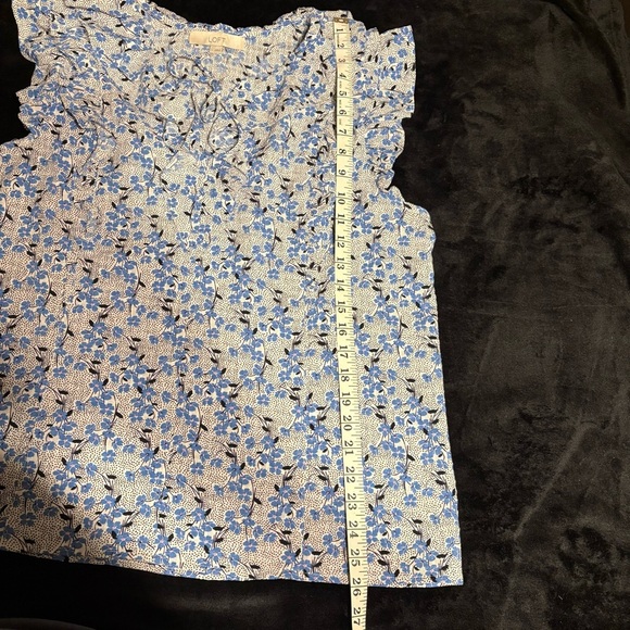 LOFT Blue and White Floral Blouse - Picture 3 of 6